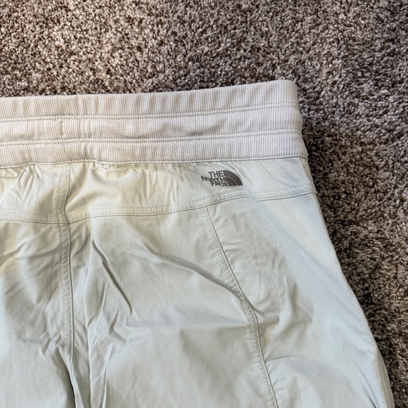 The North Face Women's Capris - Light Cream - Picture 6 of 6